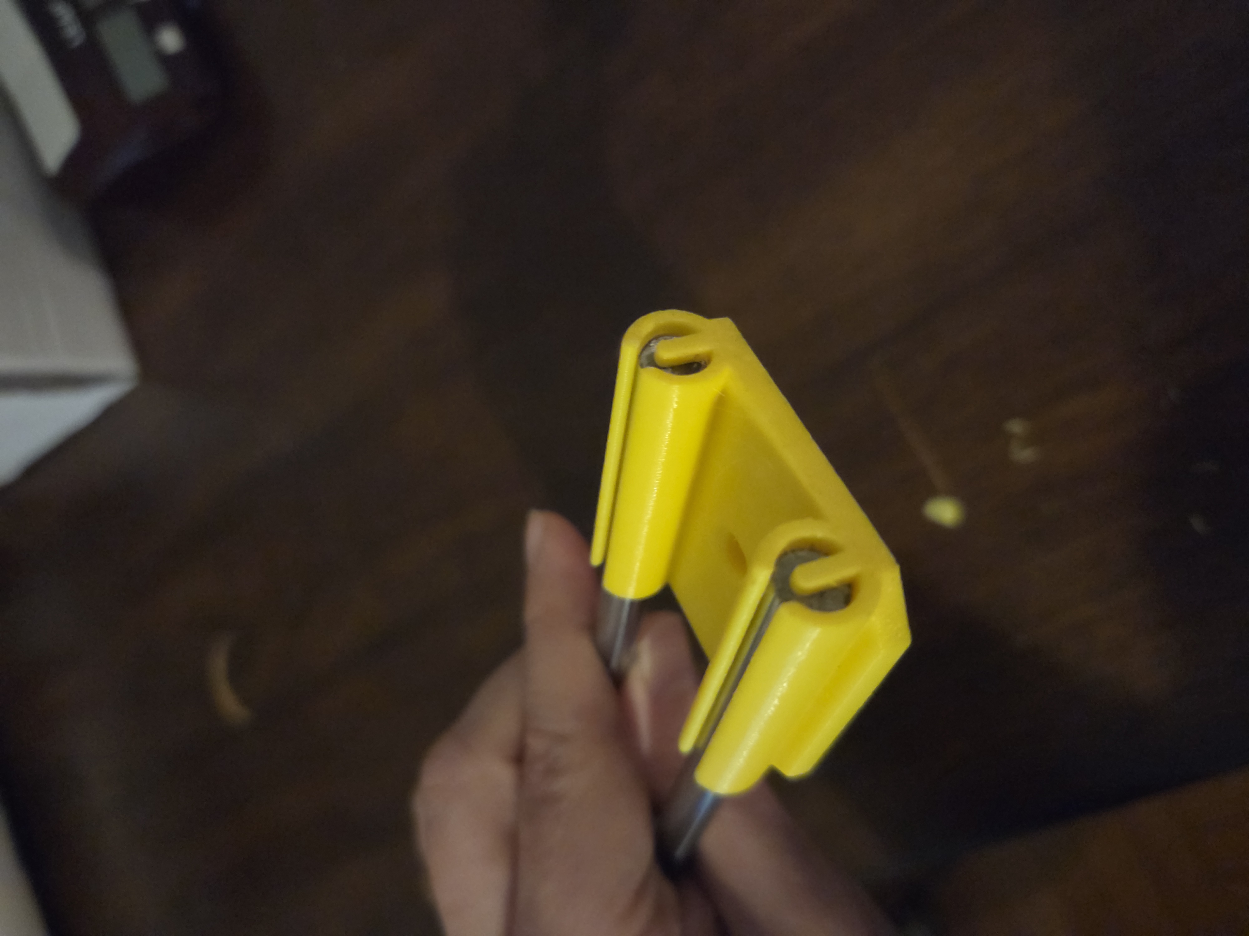 Endview of idler mount